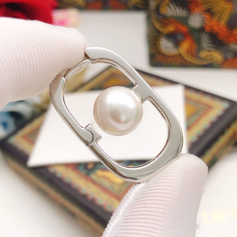 chr1st1an D10r earrings